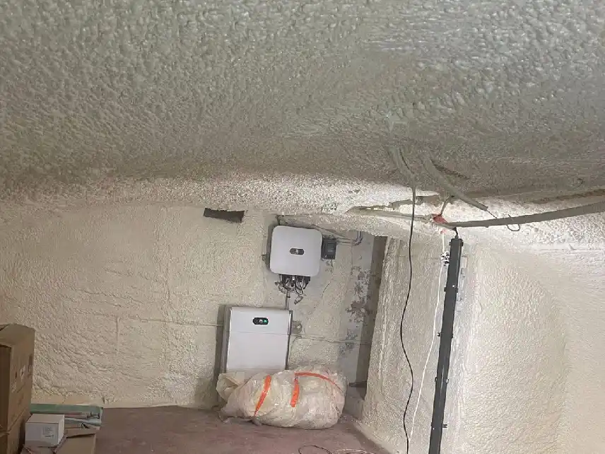 Isolation Cave projection polyurethane 1 - Auvergne Sols