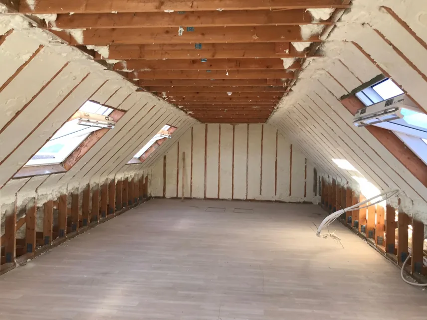 Isolation combles projection polyurethane 5 - Auvergne Sols