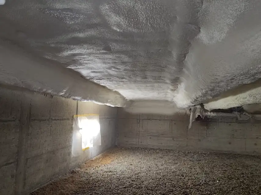 Isolation Plafond projection polyurethane 1 - Auvergne Sols