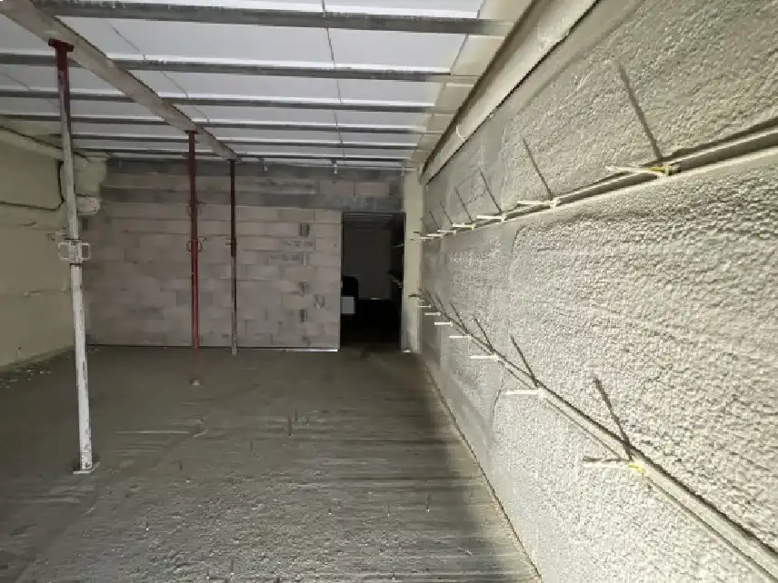 Isolation mur projection polyurethane 2 - Auvergne Sols